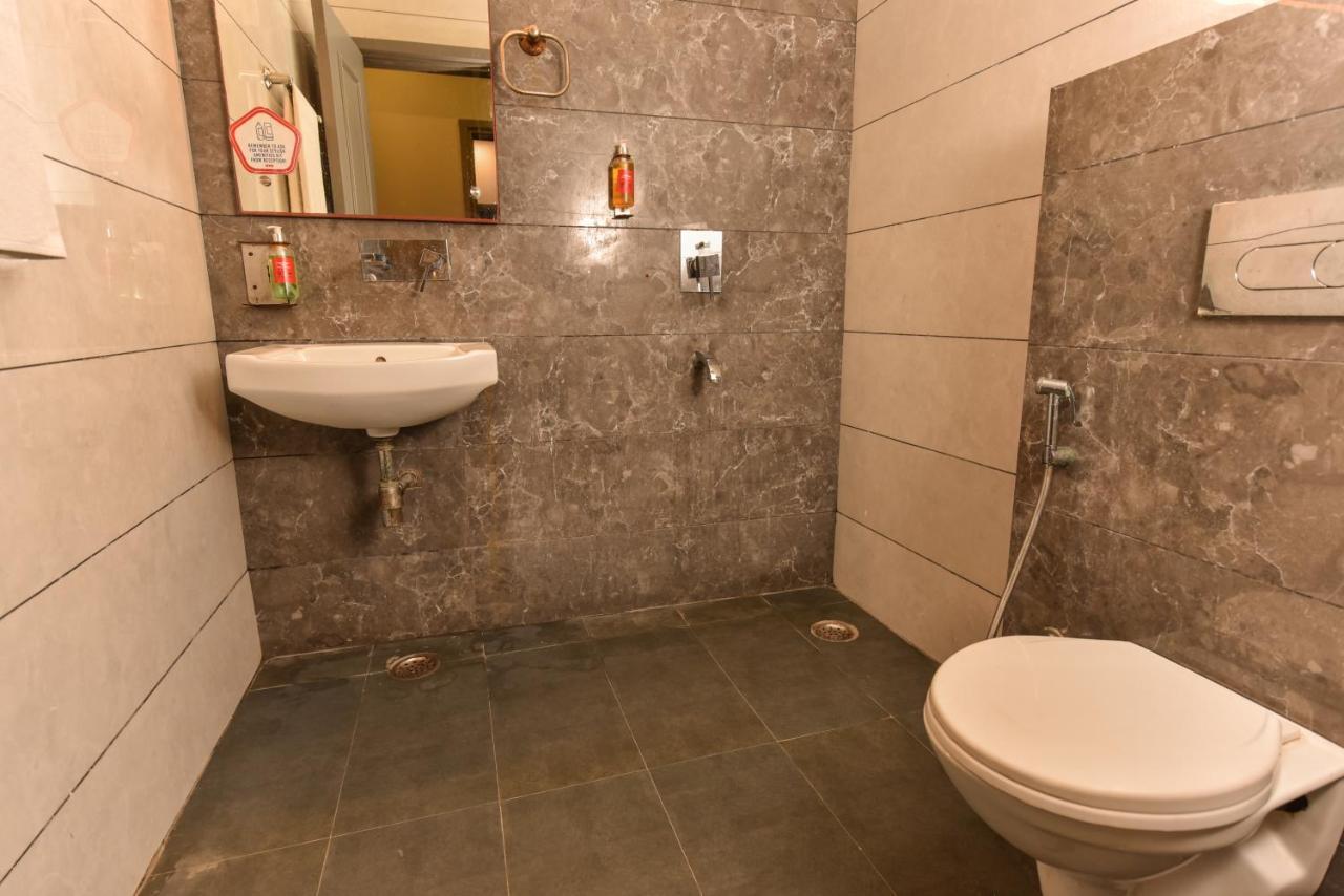 Hotel Red Saffron New Delhi Ngoại thất bức ảnh