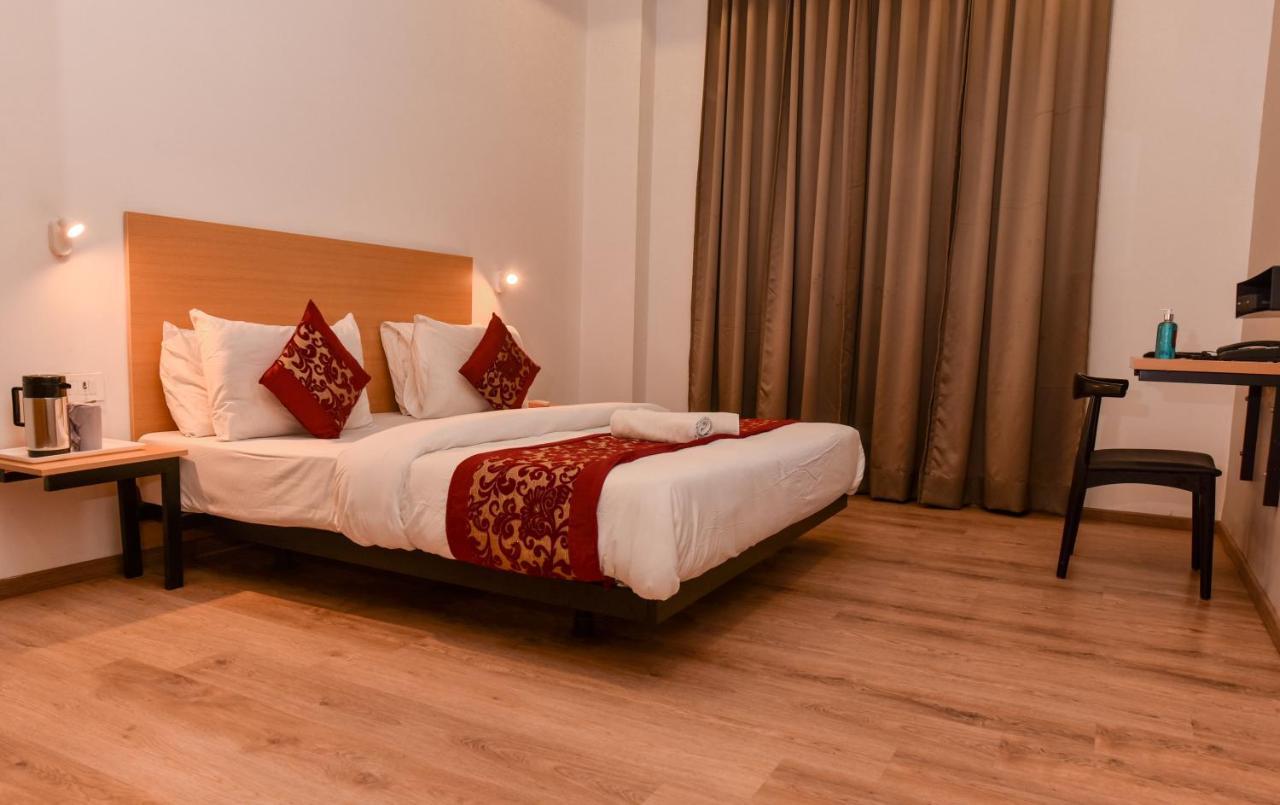Hotel Red Saffron New Delhi Ngoại thất bức ảnh