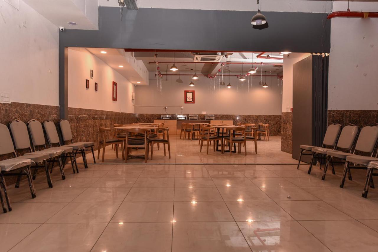 Hotel Red Saffron New Delhi Ngoại thất bức ảnh