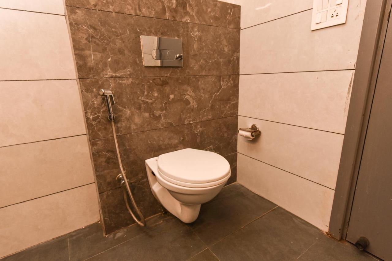 Hotel Red Saffron New Delhi Ngoại thất bức ảnh