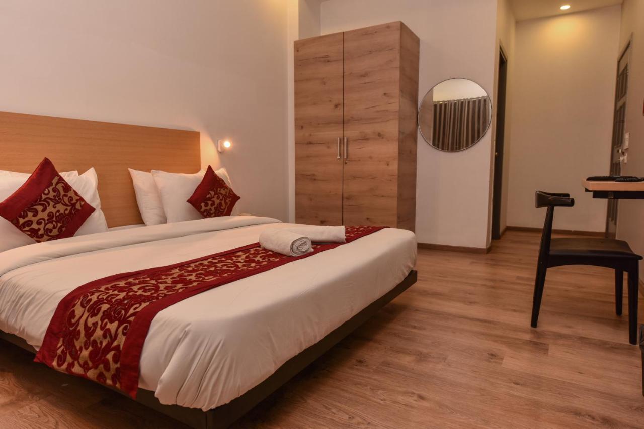 Hotel Red Saffron New Delhi Ngoại thất bức ảnh